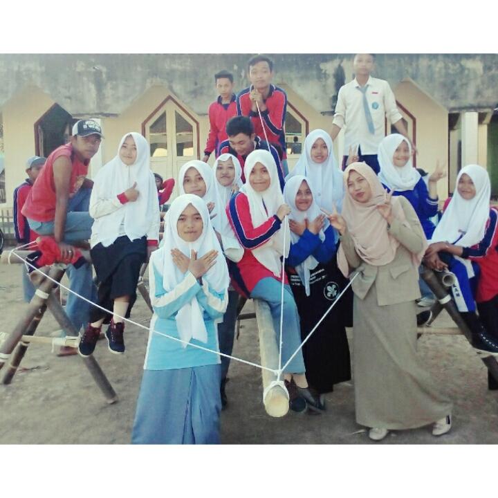 RenMutovik's tweet photo. @Trans7OnTheSpot Di sekolah bareng sama guru kesayangan #OTS7DISEKOLAH https://t.co/Fj2CaZEonc