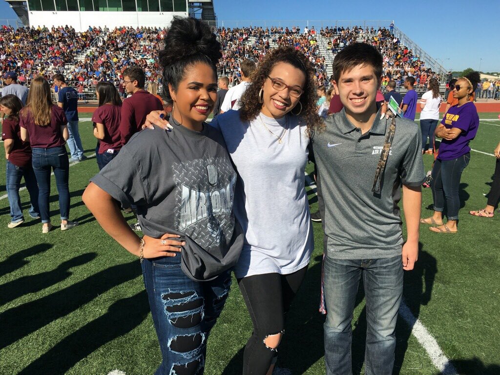 scclbuffs's tweet photo. SCHS #DecisionDay 2017! #GoBuffs https://t.co/9LV500O6g8