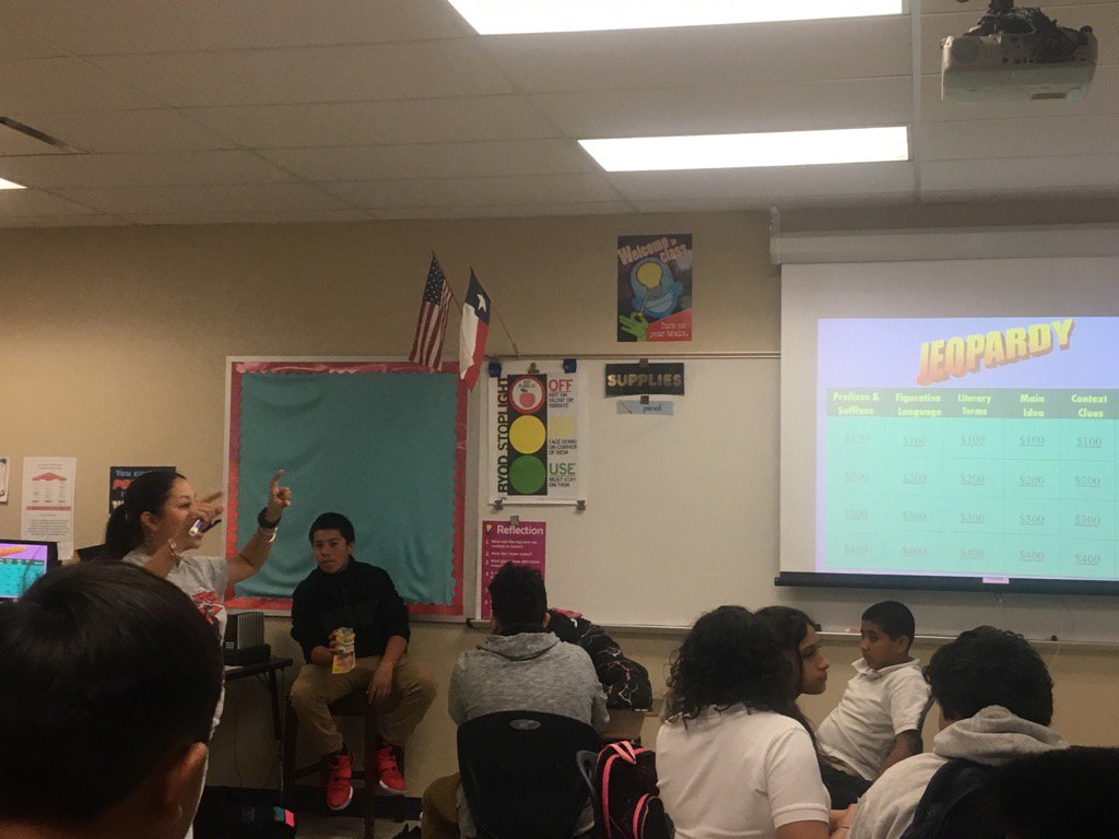 Aissa_Zambrano's tweet photo. @Claudiawalk makes learning fun and fast during our last STAAR blitz!! #RayburnStrong https://t.co/1mDhPhHWNM