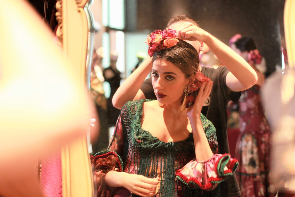 FIMAFMalaga's tweet photo. ¡Feliz #findesemana! A disfrutar de los últimos coletazos de la #FeriadeSevilla. ¡Olé!
Fotografía, @lorenzocarnero1 en #FIMAF2017 #moda https://t.co/qxcIUXGEzJ