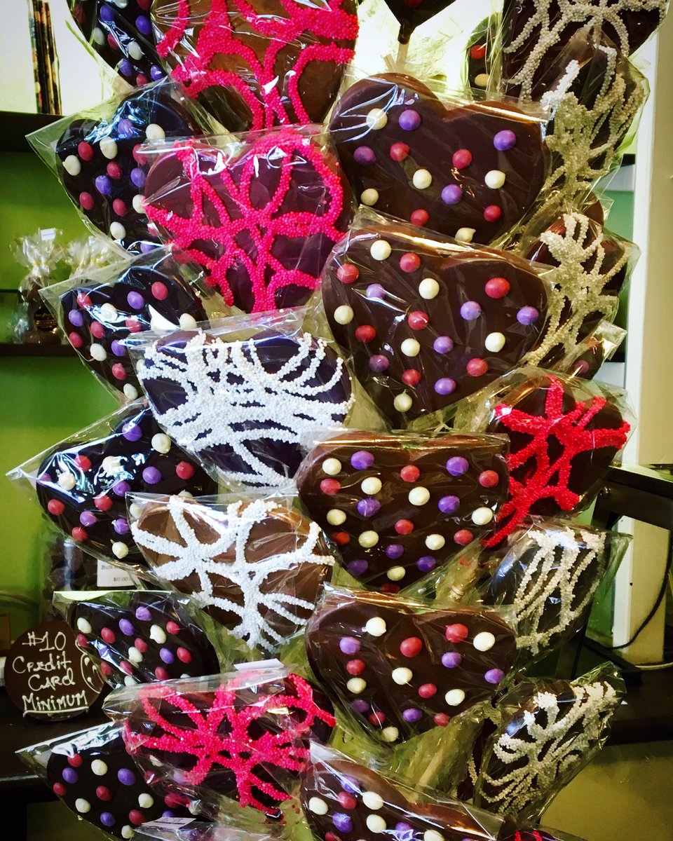 AignerChocolate's tweet photo. What better place to get your #mom a #pop this #MothersDay than at a #momandpop shop?
#mompops #chocolate https://t.co/aVbyyyLKHN
