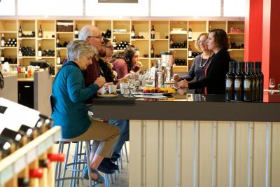 hamptonscalgary's tweet photo. Spring time in YYC! We have some great events to check out https://t.co/2M4GMDCe4l @cgyfarmersmarkt @HeritageParkYYC @CanmoreUncorked +MORE https://t.co/5VXIqh99Lj
