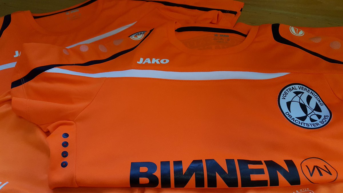 DFTda1's tweet photo. #DRESSCODEORANJE  Vanavond 20.30 uur NK 1e wedstrijd play-offs  KTP Nieuw Roden-@DFTda1 Sportcentrum in Leek https://t.co/GPXzf8wfw8