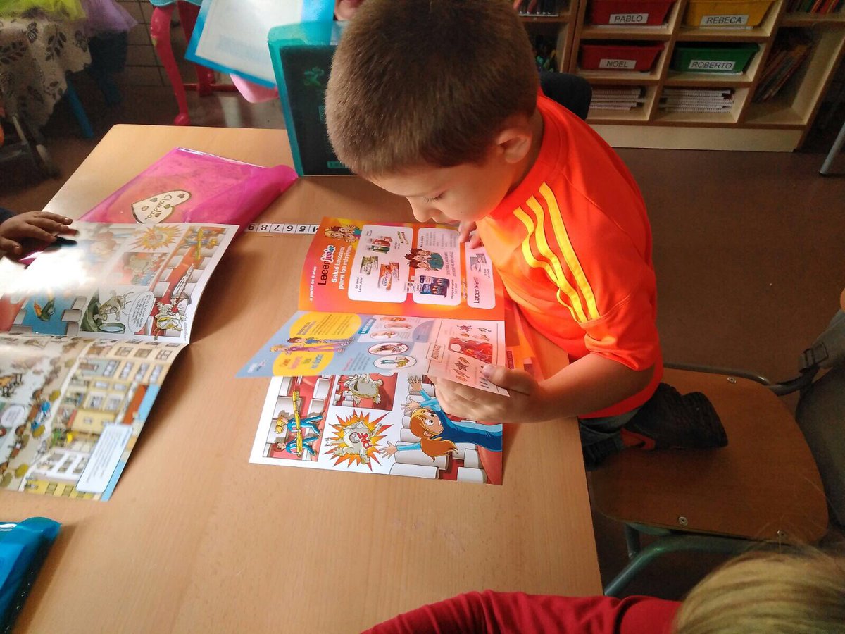 CeipMargaritaSa's tweet photo. Infantil acaba las jornadas con un taller de salud bucodental @educacyl @AmpaMargarita #JornadasCulturales2017 #SelloSaludable #HealthyLife https://t.co/8aBZr6mFpP