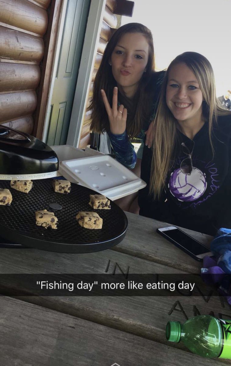 tiedeman_ashley's tweet photo. Fishing @ its finest 😂🐟🤗 https://t.co/3O9M0FVSNR