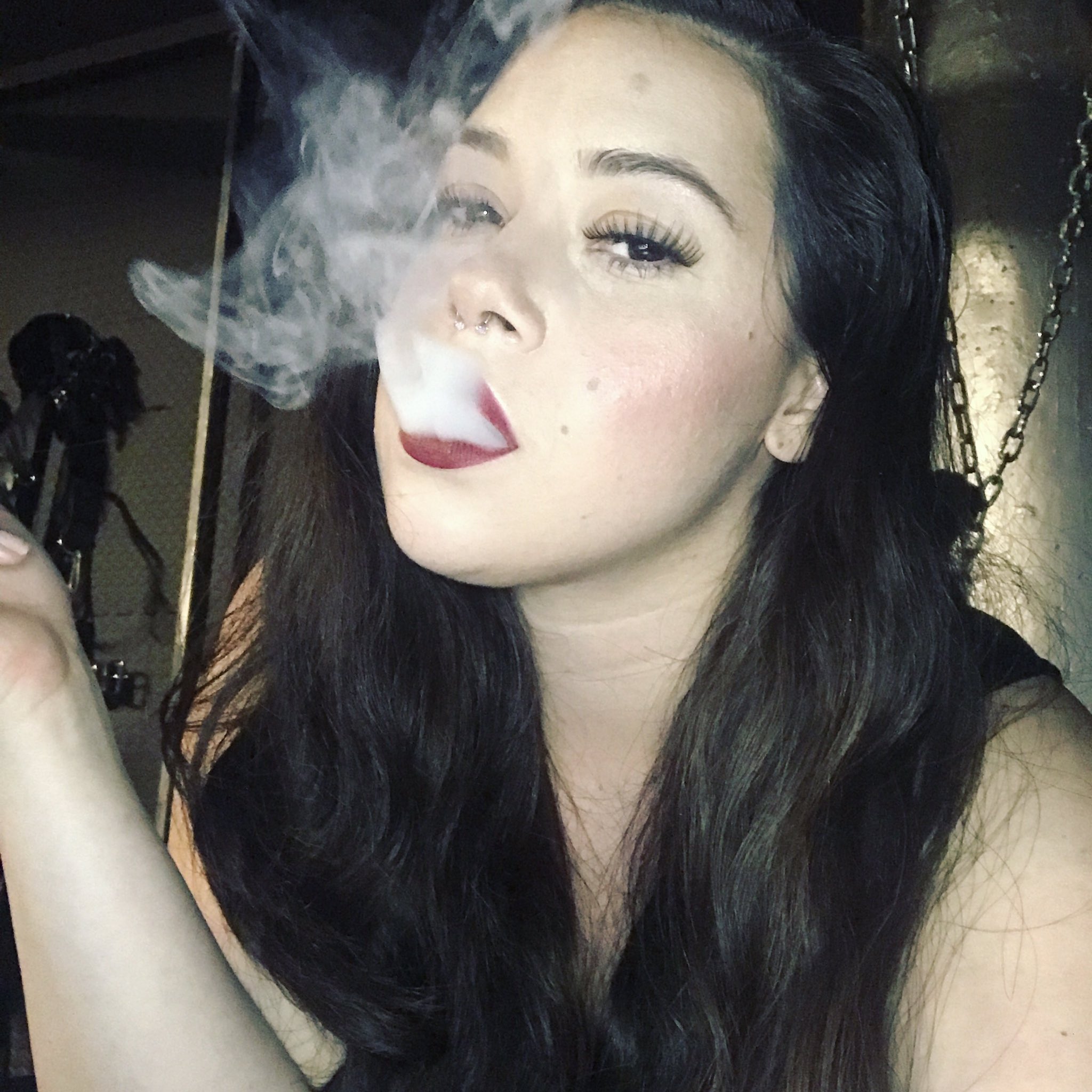 Hannah Hunt On Twitter Smoking Cigarette Dominatrix Domme