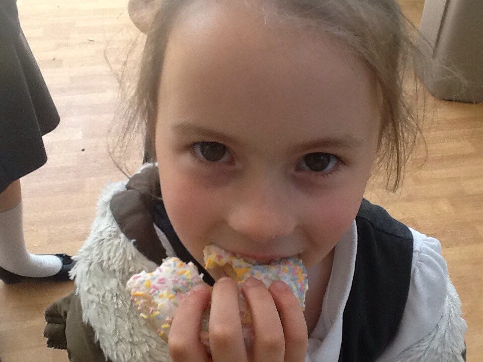 PFPSMrsWhit's tweet photo. Cake sale going down a treat! #palacefieldsbakeoff ๐ฉ๐๐ฐ@PFPFHead https://t.co/RZLLtolUQb