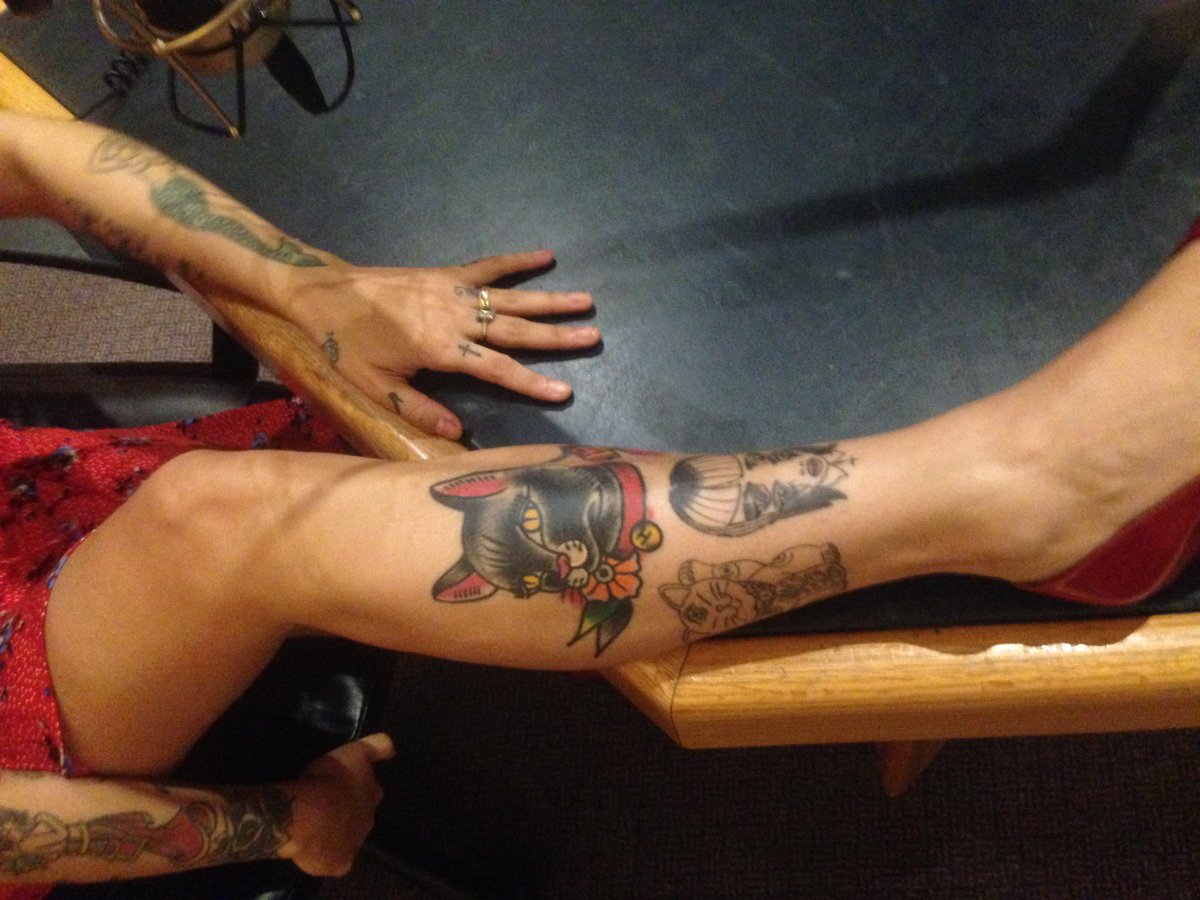 yaparateoficial's tweet photo. El nuevo tatuaje de Mon Laferte ¡Un Gato! @frankymostro @tamara_yaparate @nodigamosmas #YaParate40 https://t.co/pE5vKL4Udf