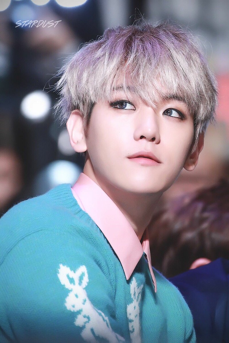 jujubanomorango's tweet photo. O que posso falar de uma pessoa como Baekhyun ?o sorriso dele é maravilhoso, ele é um anjo usando coroa de flores,Parabéns #HappyBaekhyunDay https://t.co/1OgH7uObcv