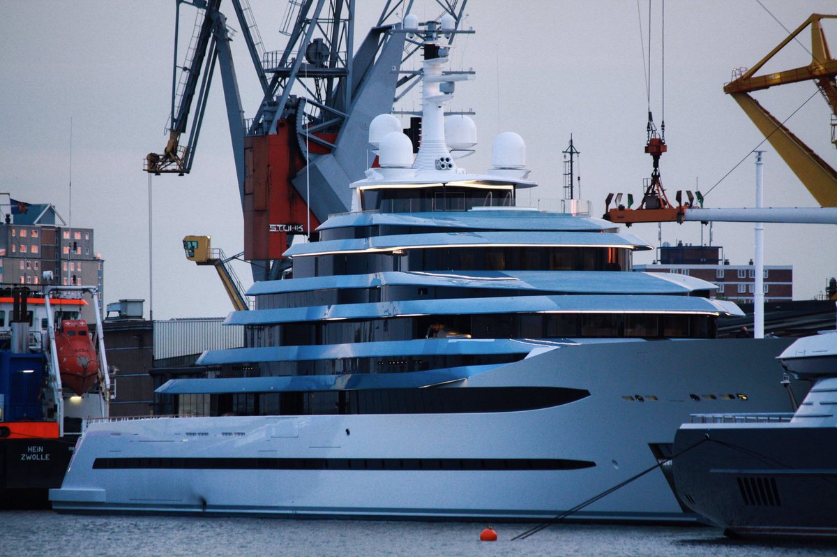 Vin_image's tweet photo. Superyacht #Y714 at #rotterdam #superyacht #yacht https://t.co/SX29JobJvc
