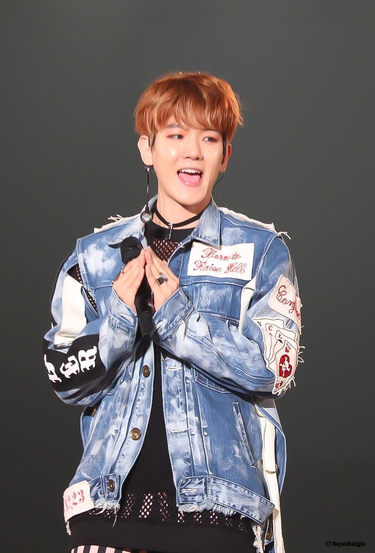 BDelight6124's tweet photo. 170503 girls award #백현 #baekhyun #CBX https://t.co/IVFMK17VgM