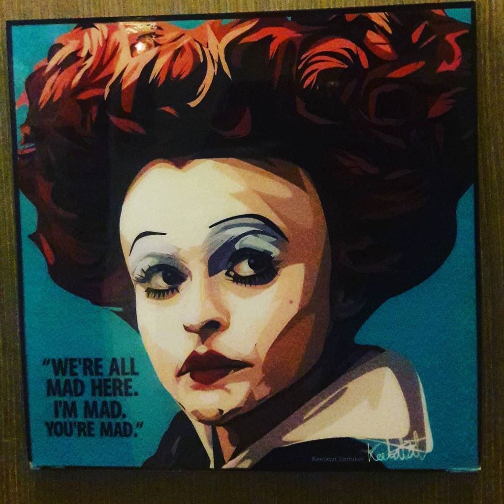 Funky ladies toilet sign at Vask Restaurant #Philippines #rtw #familytravel ift.tt/2pNYgyi