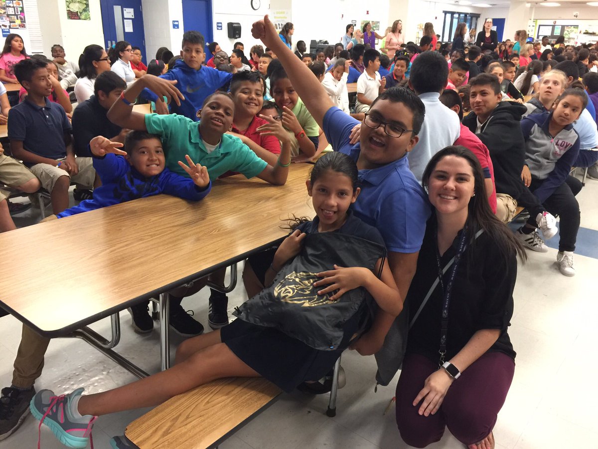 CounselorsSOAR's tweet photo. Thank you for a great first impression 5th graders - see you in August! @GGM_SOARS @GGEseagulls @GTEtoucans @MDE_Stars https://t.co/9W55Kgtj4F