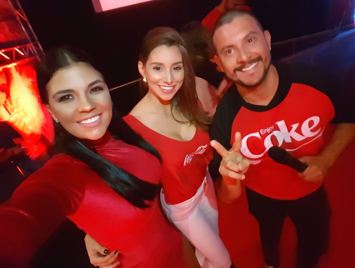 Natyrodriguezcr's tweet photo. Ayer host de Coca Cola #SentiElSabor https://t.co/WwtueESjP9