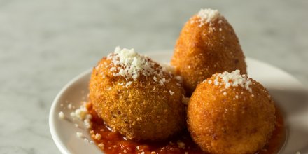pizzuvio's tweet photo. #Pizzuvio holds true to our Italian roots with $1 Fritti available in 7 varieties all day, every day! #StreetEats #AlwaysFresh https://t.co/kZwDDke4ae