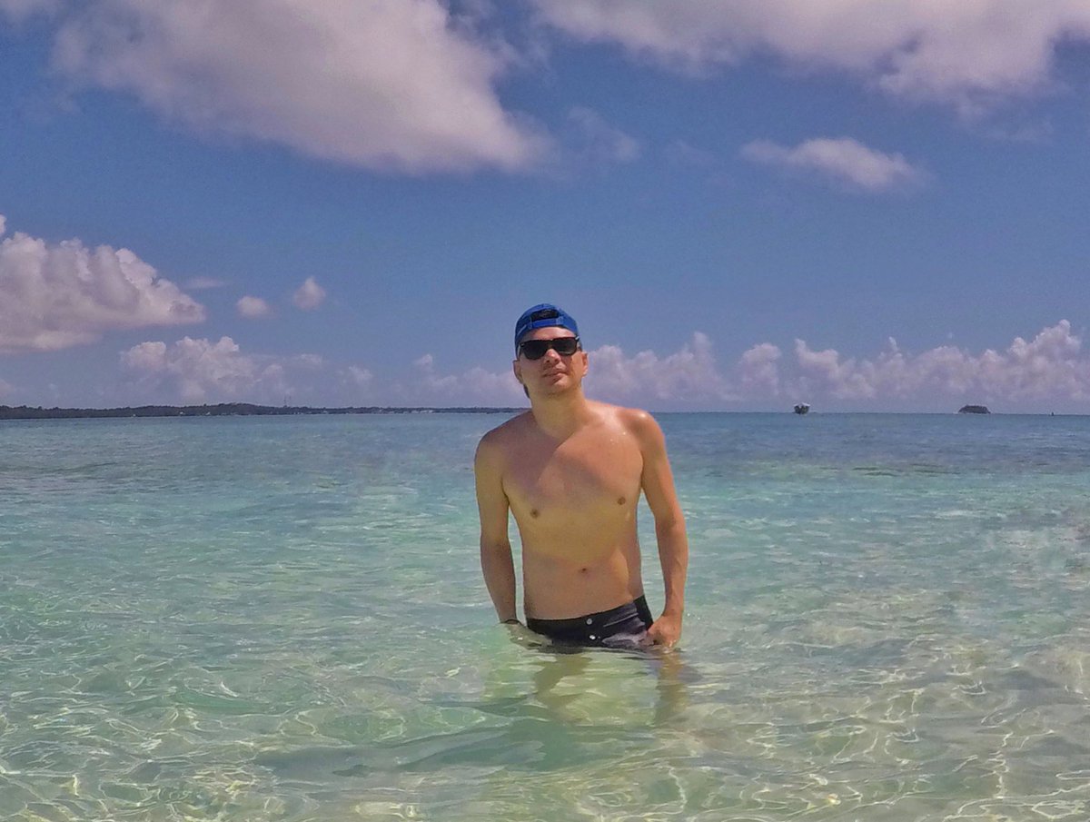 antonvil77's tweet photo. Let's get wet!! :) #siargao https://t.co/kWwSc9qOt2