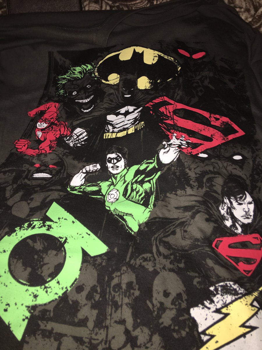 YeagerKristel's tweet photo. @Abandapart94 @ThomasStorai @grayghost84 @MGberry34 @mthompson020 @AllAboutSylvie @Wonderx_Jo @itsayeshav Thank ya..it's my shirt. Haha just thought it's cool. #JusticeLeague https://t.co/aNgvevMphs