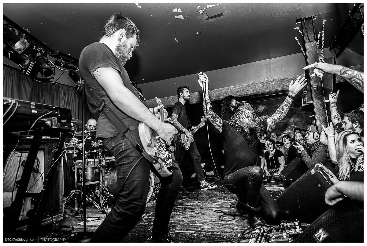 sd3design's tweet photo. THE DEVIL WEARS PRADA @TDWPband tore some shit up last night at #Mavericks @OttawaMetal @DiamondxMine #ottawa #ConcertPhotography #sd3design https://t.co/Sk6Nl1Bzzp