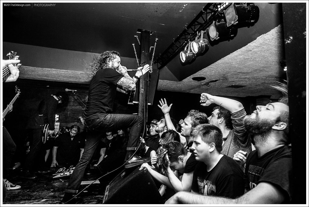 sd3design's tweet photo. THE DEVIL WEARS PRADA @TDWPband tore some shit up last night at #Mavericks @OttawaMetal @DiamondxMine #ottawa #ConcertPhotography #sd3design https://t.co/Sk6Nl1Bzzp