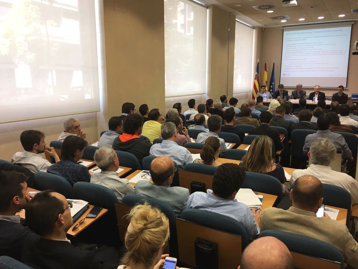 LeandroSierraR's tweet photo. 👌@IndustrialesCV fomenta las energías renovables, el autoconsumo y la eficiencia... https://t.co/DUcxw9Py4N by #elbosdo via @c0nvey https://t.co/Pn6vLz7qV4