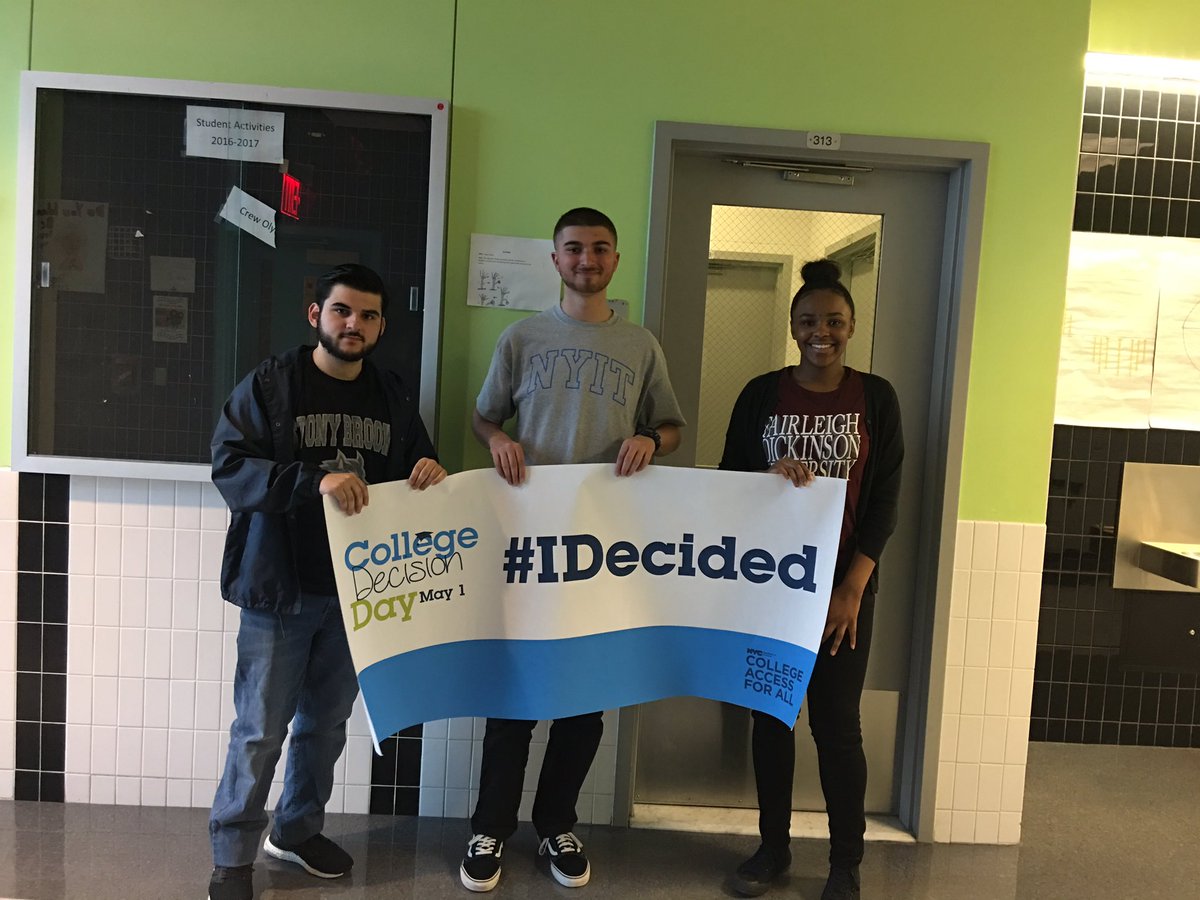 GaynorMcCownELS's tweet photo. McCown's going to college! #IDecided #BetterMakeRoom #CollegeSigningDay #CollegeAccessForAll @NYCSchools @NYCOutwardBound https://t.co/yrfx9mInuD