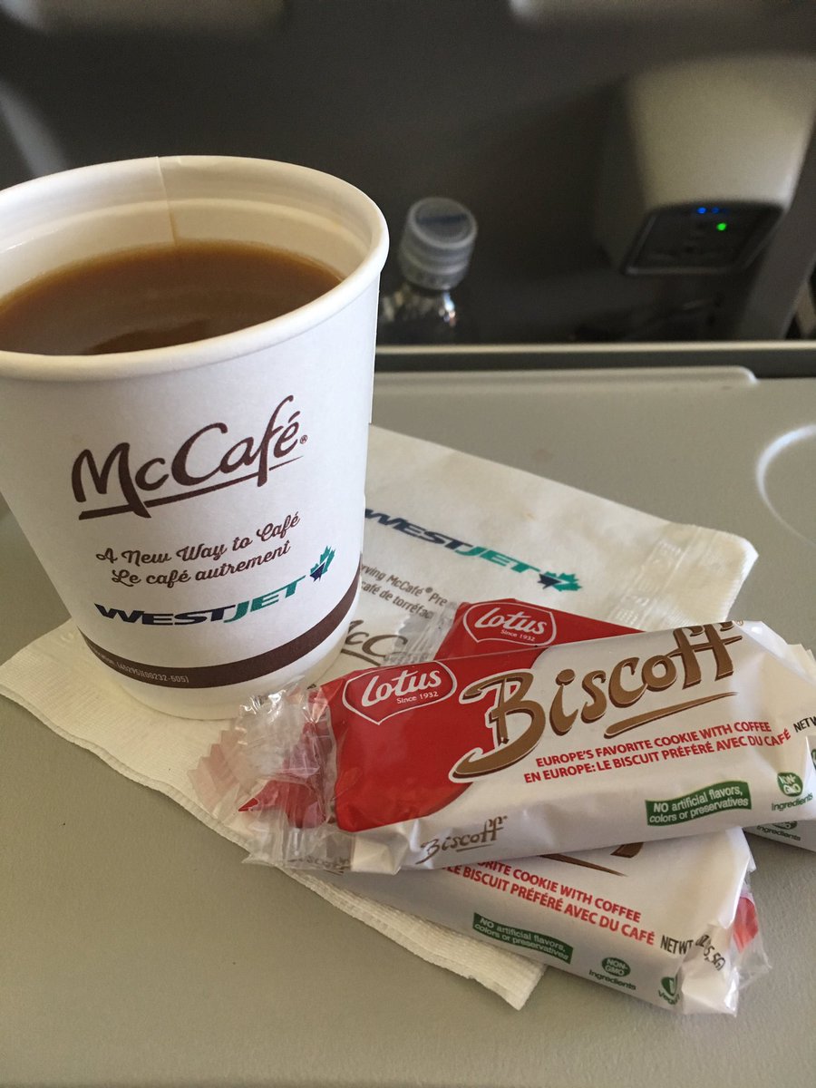 lushypants1's tweet photo. Extra cookies with my coffee. #WS256 #ILoveYou #WestJet #BestCookiesEver https://t.co/FVJeP2bcTp