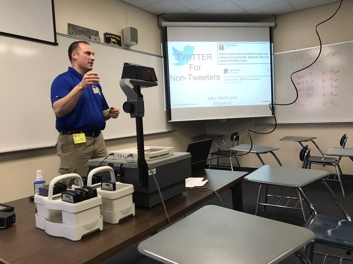 emaxson1's tweet photo. Great presentation on TWITTER! @Mr_JVD #macul17 #flivverconnection #twitter https://t.co/wow17i7BBx