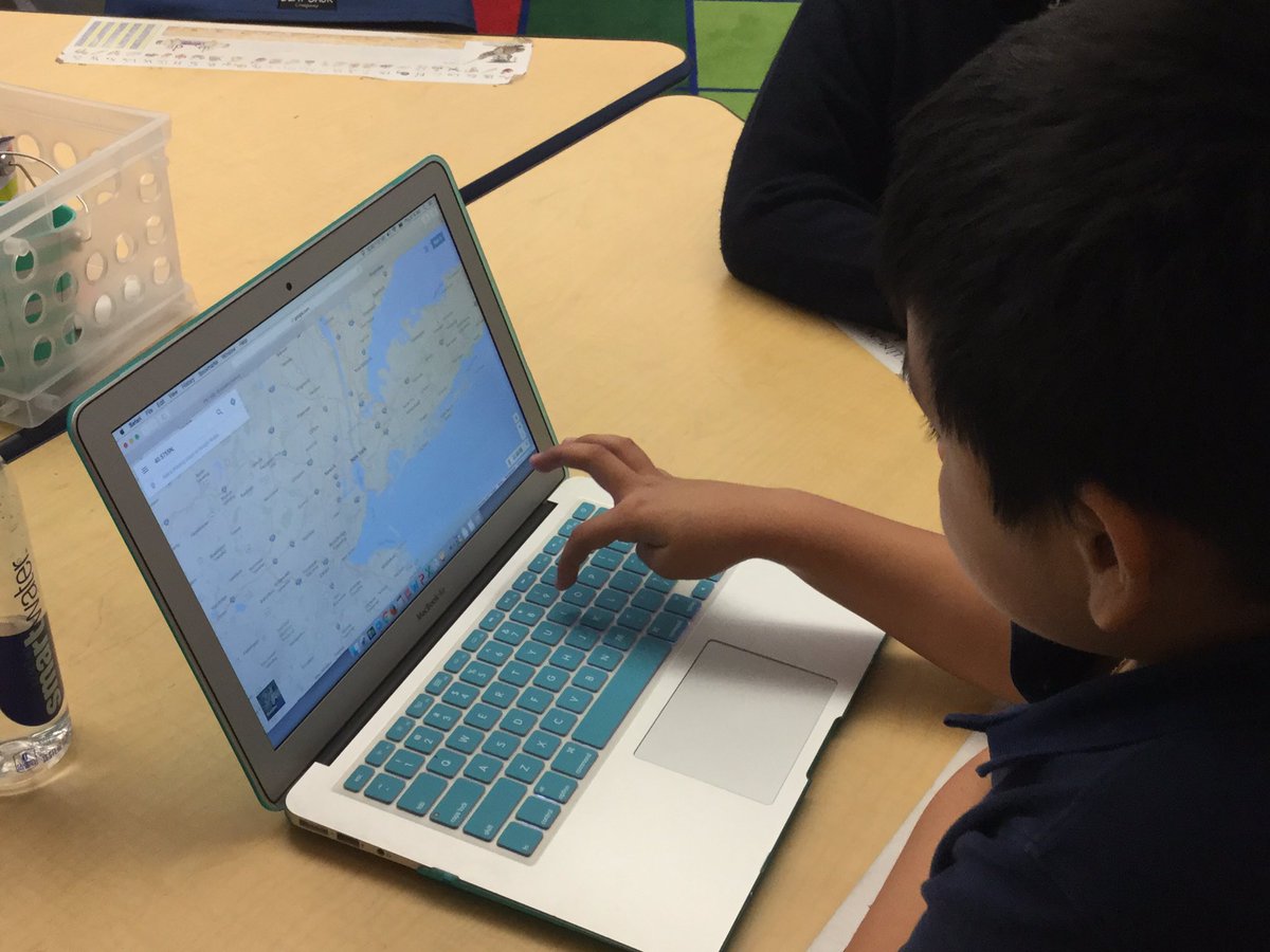 PS110Q's tweet photo. 2nd graders learn about geography, maps, latitude and longitude coordinates by doing Google maps NYC scavenger hunts! #teched https://t.co/l0gNSTQ59V