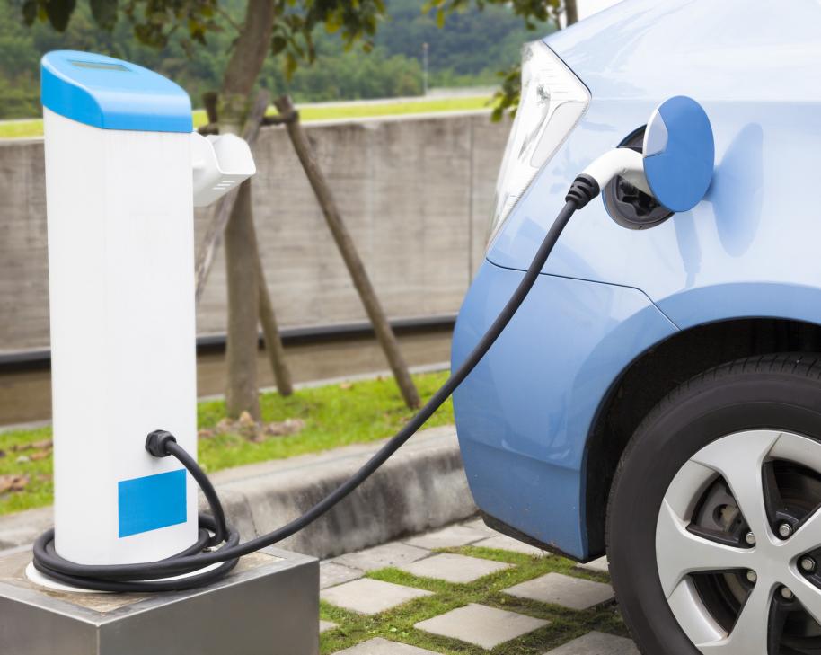 SRElectricians's tweet photo. With so many people buying #ElectricCars, will you have the charging stations installed to keep up? https://t.co/n6MtEgubaQ https://t.co/QX7nczZKAx