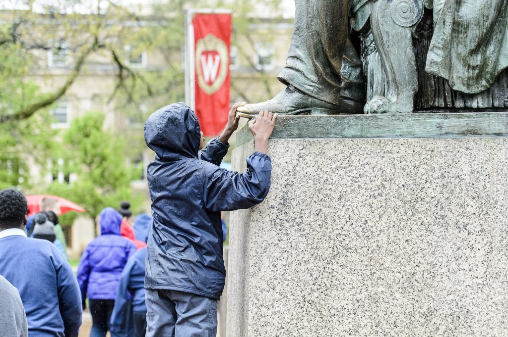 UWMadison's tweet photo. Young learners all throughout Wisconsin get direct access to UW through @UWMadisonInfo's #BuckysClassroom program. https://t.co/oOSQVIwuvO https://t.co/LW8fAYLkIE