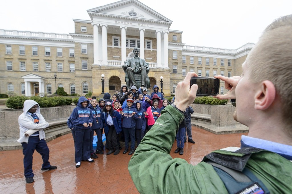 UWMadison's tweet photo. Young learners all throughout Wisconsin get direct access to UW through @UWMadisonInfo's #BuckysClassroom program. https://t.co/oOSQVIwuvO https://t.co/LW8fAYLkIE