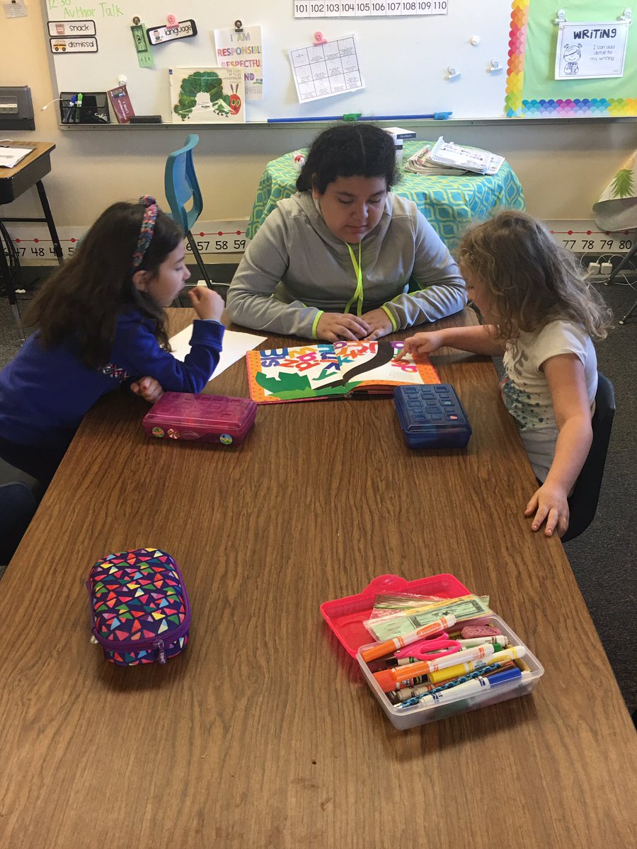 KinderGriffin's tweet photo. We love our 4th Grade Buddies! #kinder #buddies @ReadWithAvon https://t.co/UcX33kYtOU