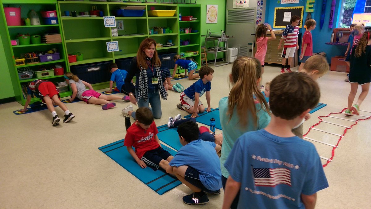 rwatsmes's tweet photo. #esfieldday Woohoo!!! First station...#Fitness #smesatl https://t.co/pe38Ge6jud