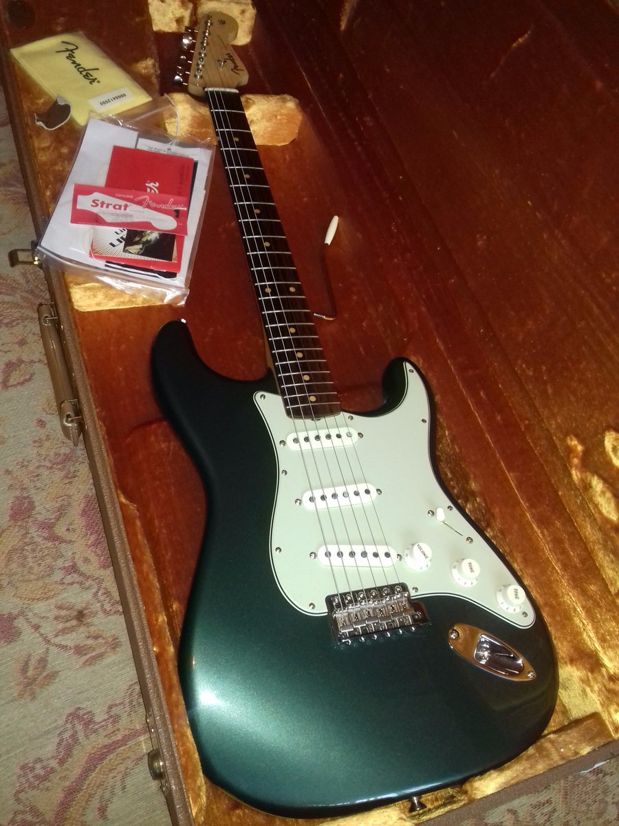 danielquigley20's tweet photo. A 59 USA AVRI STRAT IN SHERWOOD GREEN !! X https://t.co/LxNDVG67nv