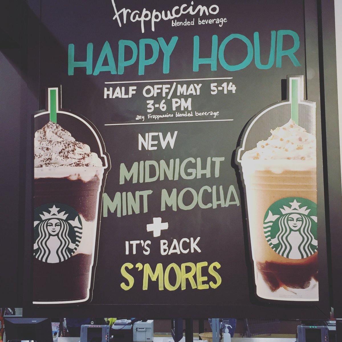 HyVee1260's tweet photo. Happy hour! Try the new #midnightmintmocha today! ☀️Warmer ☀️ weather means #Frappuccino® season! https://t.co/YlMsudPztg