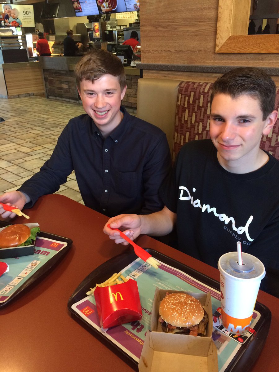 Mc_Holka's tweet photo. Their lunch break from school  @McDonalds_MI #Frork #KalkaskaMcDonalds https://t.co/LzmTzLweaO