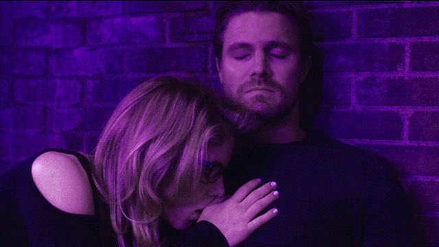 thebestofarrow's tweet photo. "hold on, i still want you, come back, i still need you..." https://t.co/TtCy6DUAds