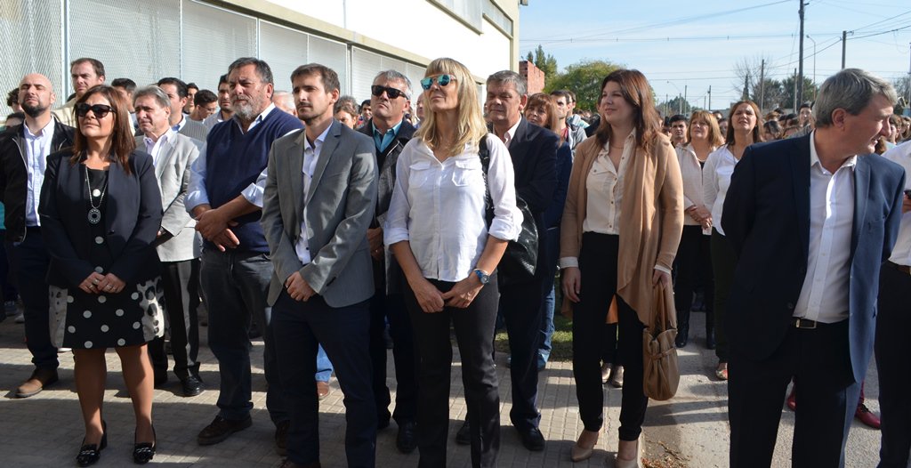 MunicipioCP's tweet photo. @manuvidalj @RosioAntinori Gerardo Marchesini junto a Carlos Berterret, inauguraron el aula móvil en Energías Renovables en @MunicipioCP https://t.co/qDrPb7jN0z