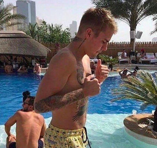 biebereligions's tweet image. a whole caucasian daddy