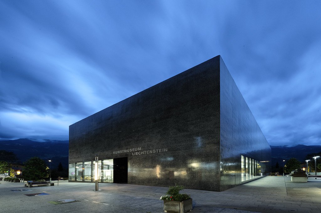 BestArchDesigns's tweet photo. 1001 buildings you must see before you die:Liechtenstein Art Museum - Vaduz, Liechtenstein https://t.co/bGSU4alpJn