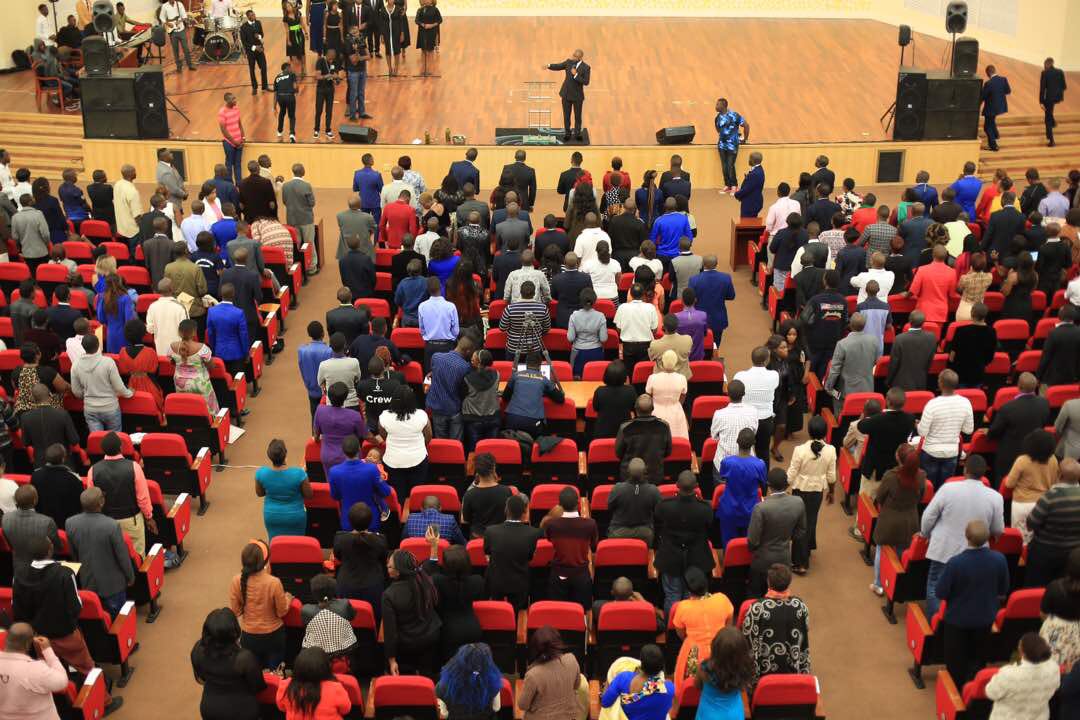 UebertAngel's tweet photo. MILLIONAIRE ACADEMY crowds tonight at the GOVERNMENT COMPLEX...prophecy was easy &amp; more still happening as we wait for LIVE with me U ANGEL https://t.co/ZKIX7XqtDz