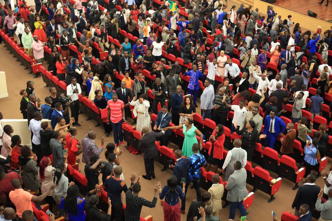 UebertAngel's tweet photo. MILLIONAIRE ACADEMY crowds tonight at the GOVERNMENT COMPLEX...prophecy was easy &amp; more still happening as we wait for LIVE with me U ANGEL https://t.co/ZKIX7XqtDz