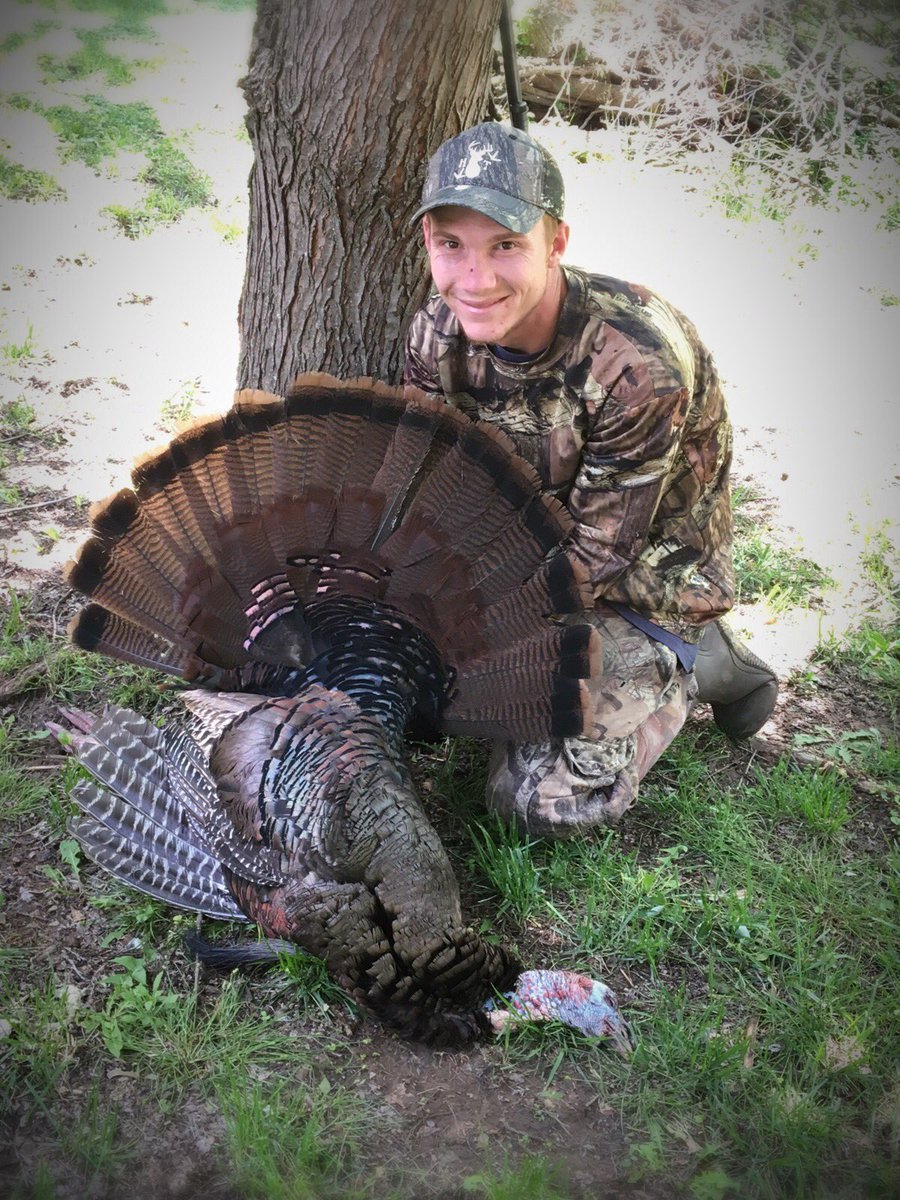 htsoutherndraw's tweet photo. Cody Modlin with a nice bird! H&amp;T is on the board again!! #turkeyhunting #FridayFeeling https://t.co/Yqzh4u42vk