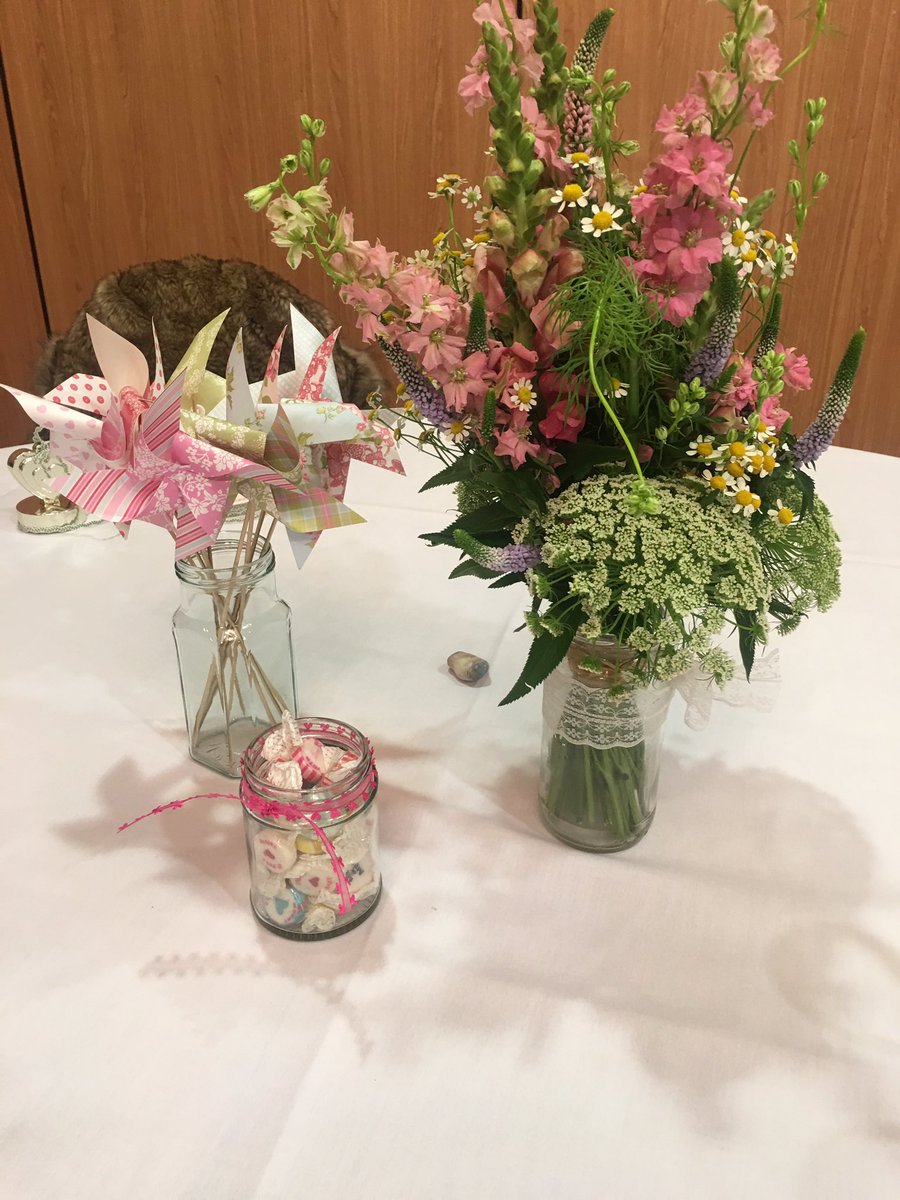 waterfront_LDN's tweet photo. Today some of our #brides are with us making personalised centrepieces for their #waterfrontweddings #eventprofs #RBHMay @RedefineBDL @IHG https://t.co/74aa0281Lm