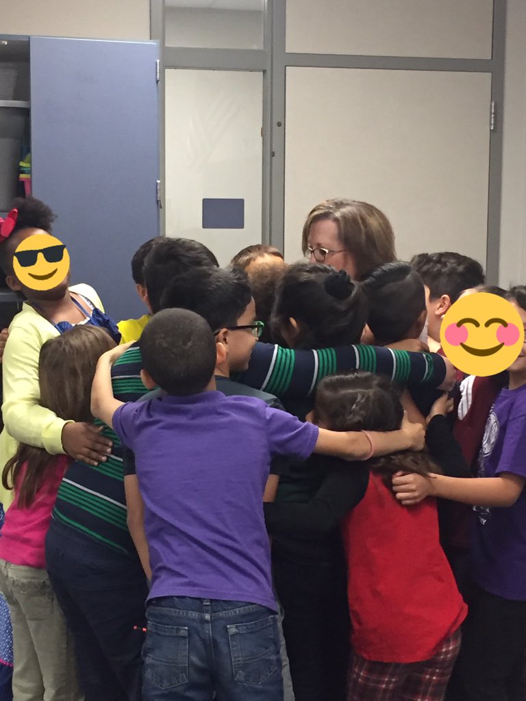 mrsvmonroy's tweet photo. Group hug for @MrsPetersonWME birthday! 🎈🎁🎉 https://t.co/l1TDyFufXK