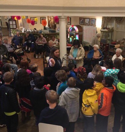 CGgrade2's tweet image. 2nd Grade sharing kindness with 11th Hour, soldiers, and seniors!  @CenterGroveES @MsDungan