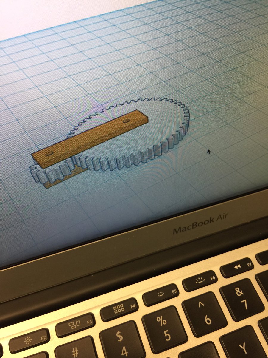 BokSTEM's tweet photo. #3D design and development with @tinkercad in the #BokSTEM lab. #STEM https://t.co/HwquGzf8VN