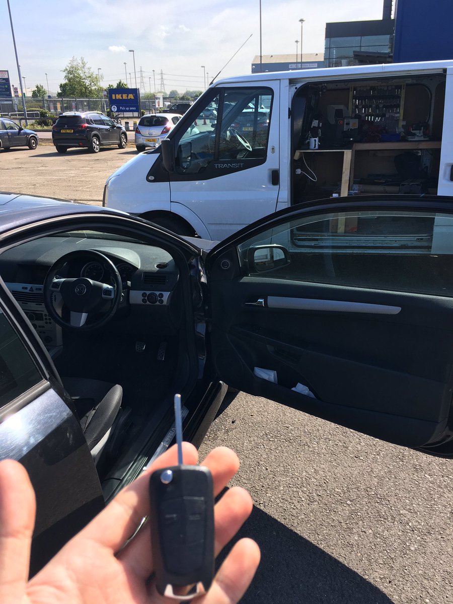 TylerDenied's tweet photo. Costumer lost his key wile shopping in Ikea in Edmonton. 

#locksmith #ikea #edmonton #london #mobile #key #cutting #programming https://t.co/Guf6ZkBUZk