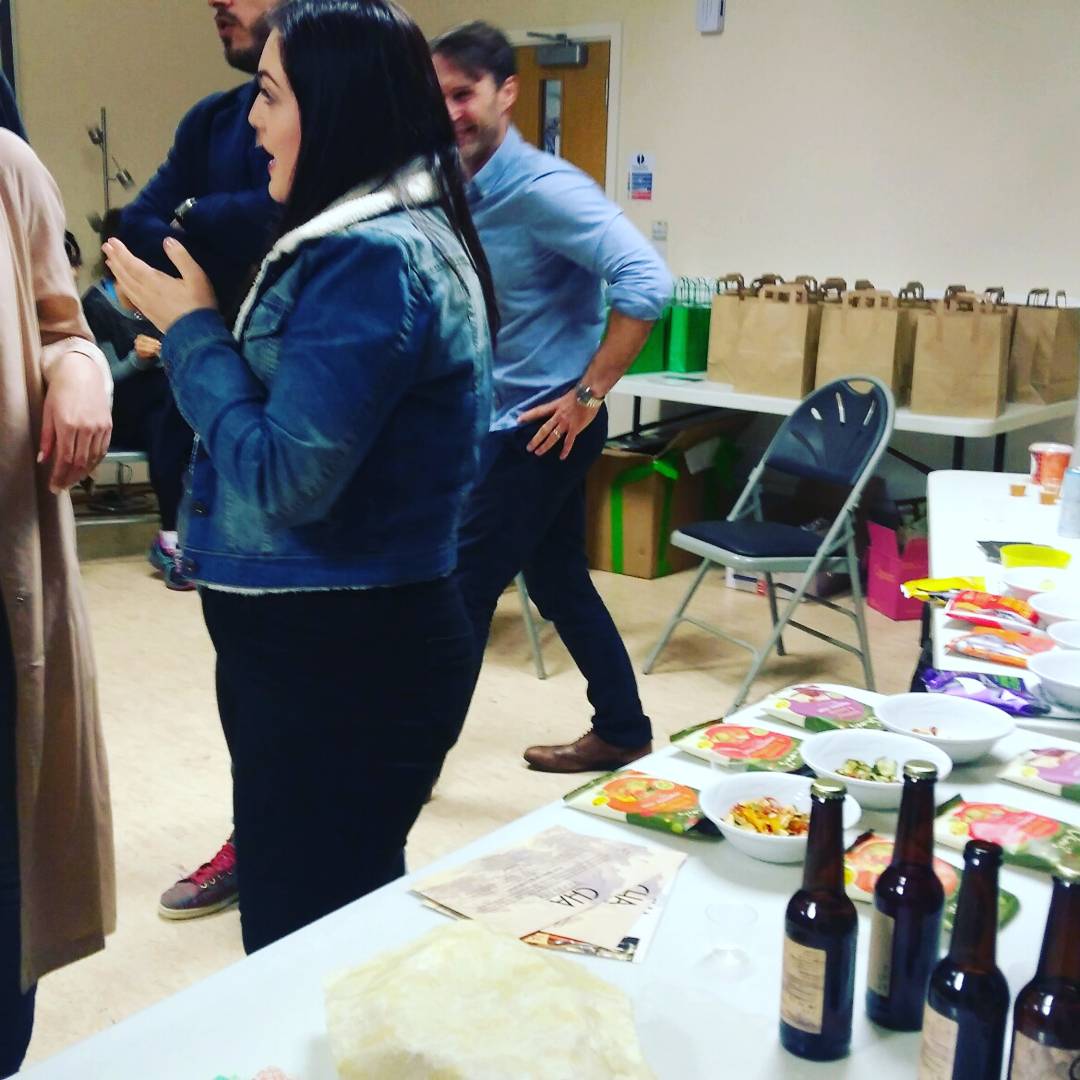 BeeBeeandleaf's tweet photo. Great evening networking with some brilliant entrepreneurs. Loved sharing
 #beebeewraps with them too @JakesBoost 
#beeswaxwraps #cambridge https://t.co/Nheu7pbJkt