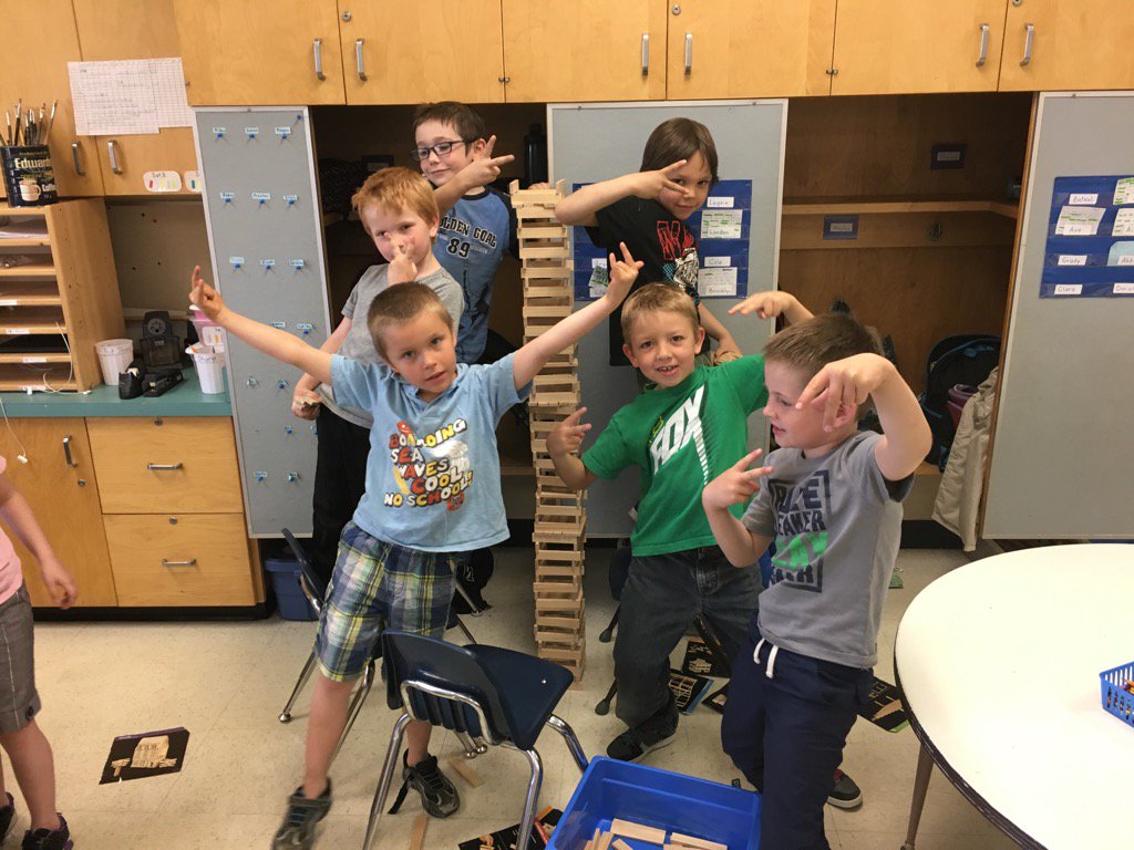 mscassidysclass's tweet photo. Som kids in  our class are building a tower. By Gracen #1stchat https://t.co/diNJDtNEJa